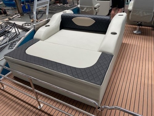 NexGen Saphire Sports Pontoon Boat